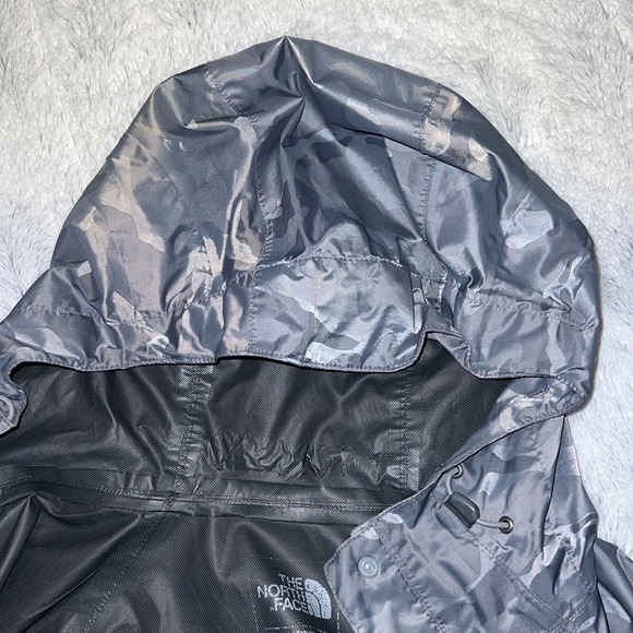 Camo North Face Windbreaker - Picture 13 of 15